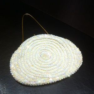 VINTAGE WHITE BEADED EVENING BAG